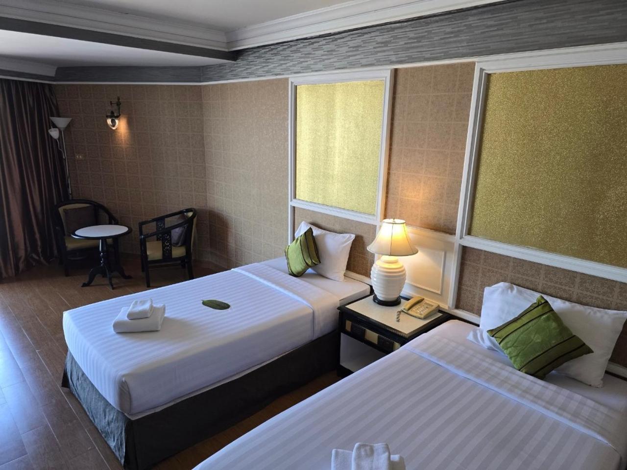 Hotel First Pacific Cirrus Pattaya Esterno foto