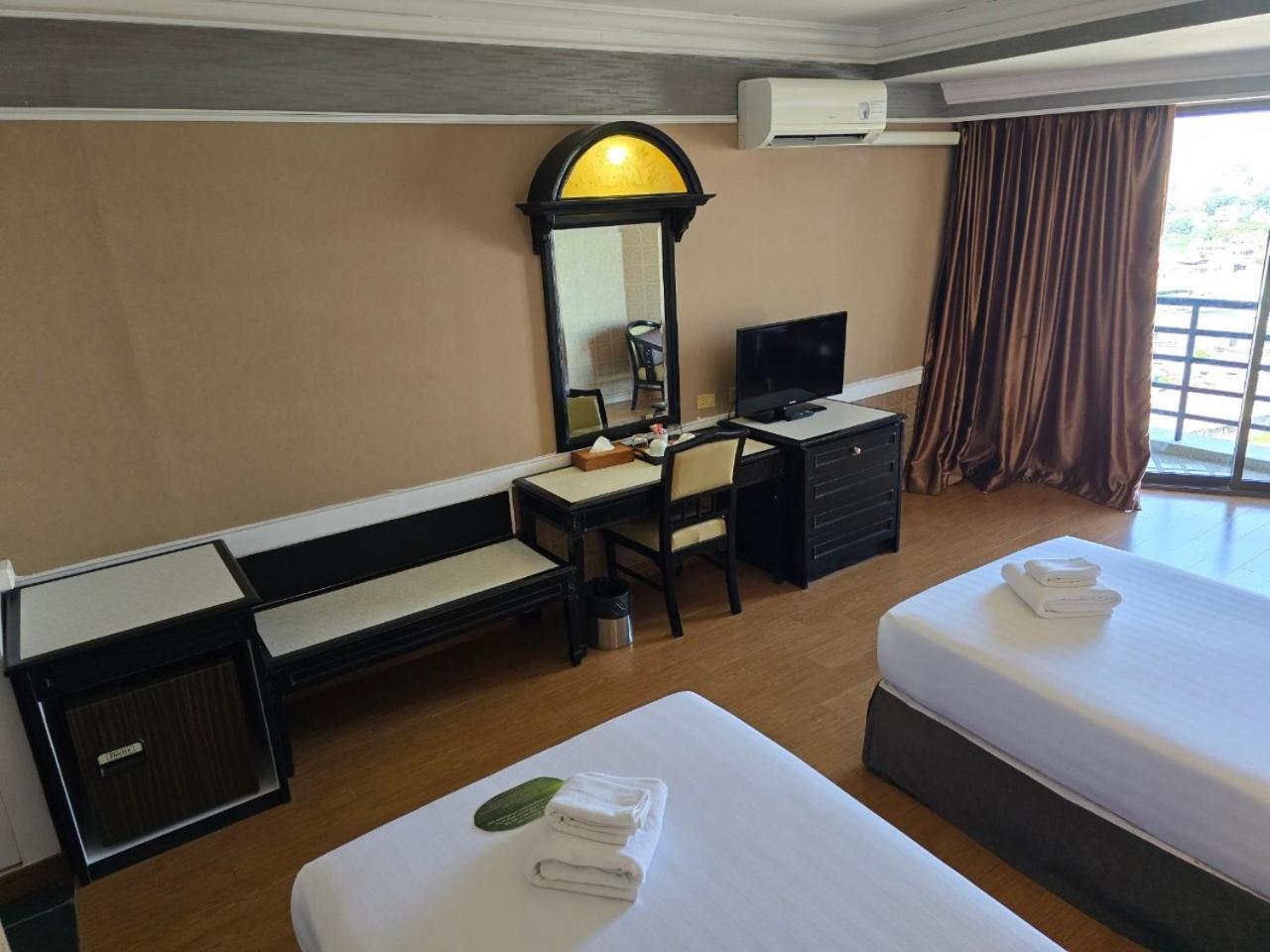 Hotel First Pacific Cirrus Pattaya Esterno foto