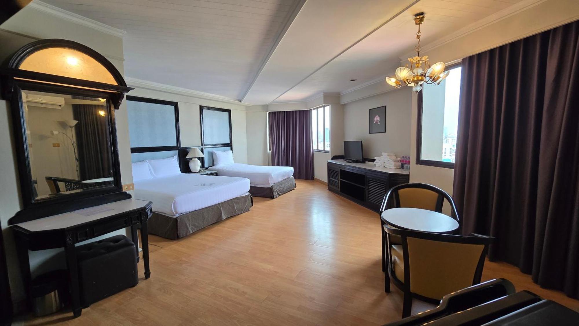 Hotel First Pacific Cirrus Pattaya Esterno foto