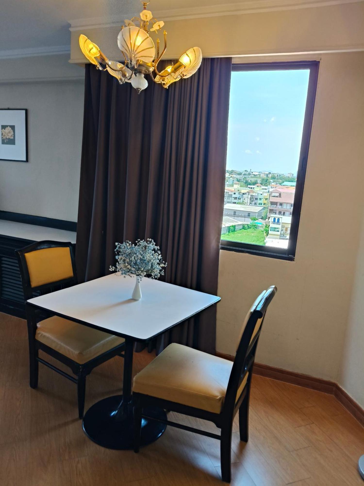 Hotel First Pacific Cirrus Pattaya Camera foto