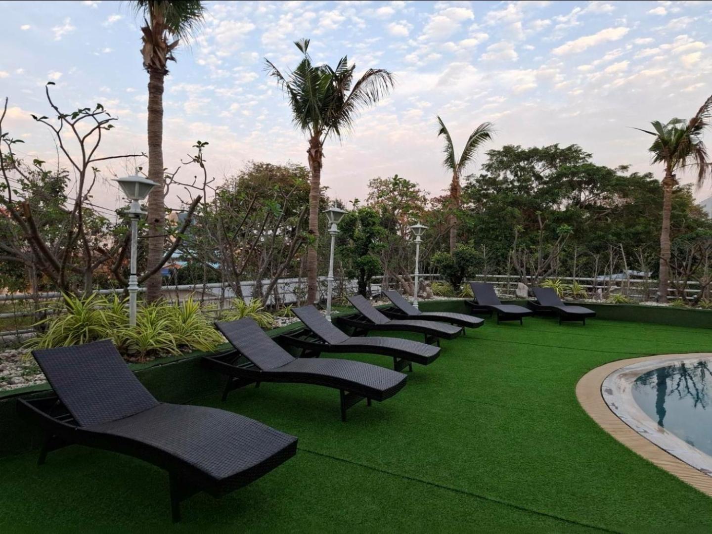 Hotel First Pacific Cirrus Pattaya Esterno foto