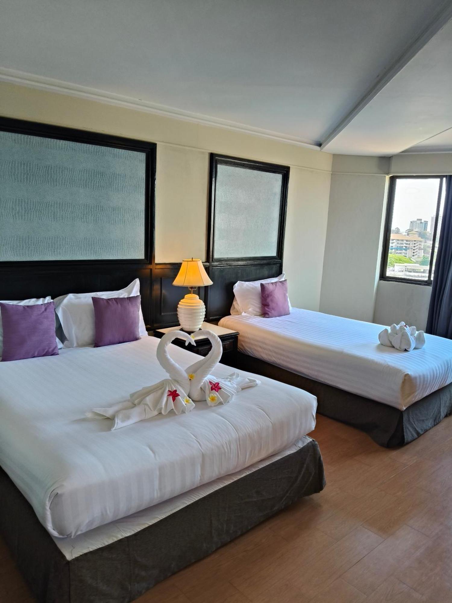 Hotel First Pacific Cirrus Pattaya Esterno foto
