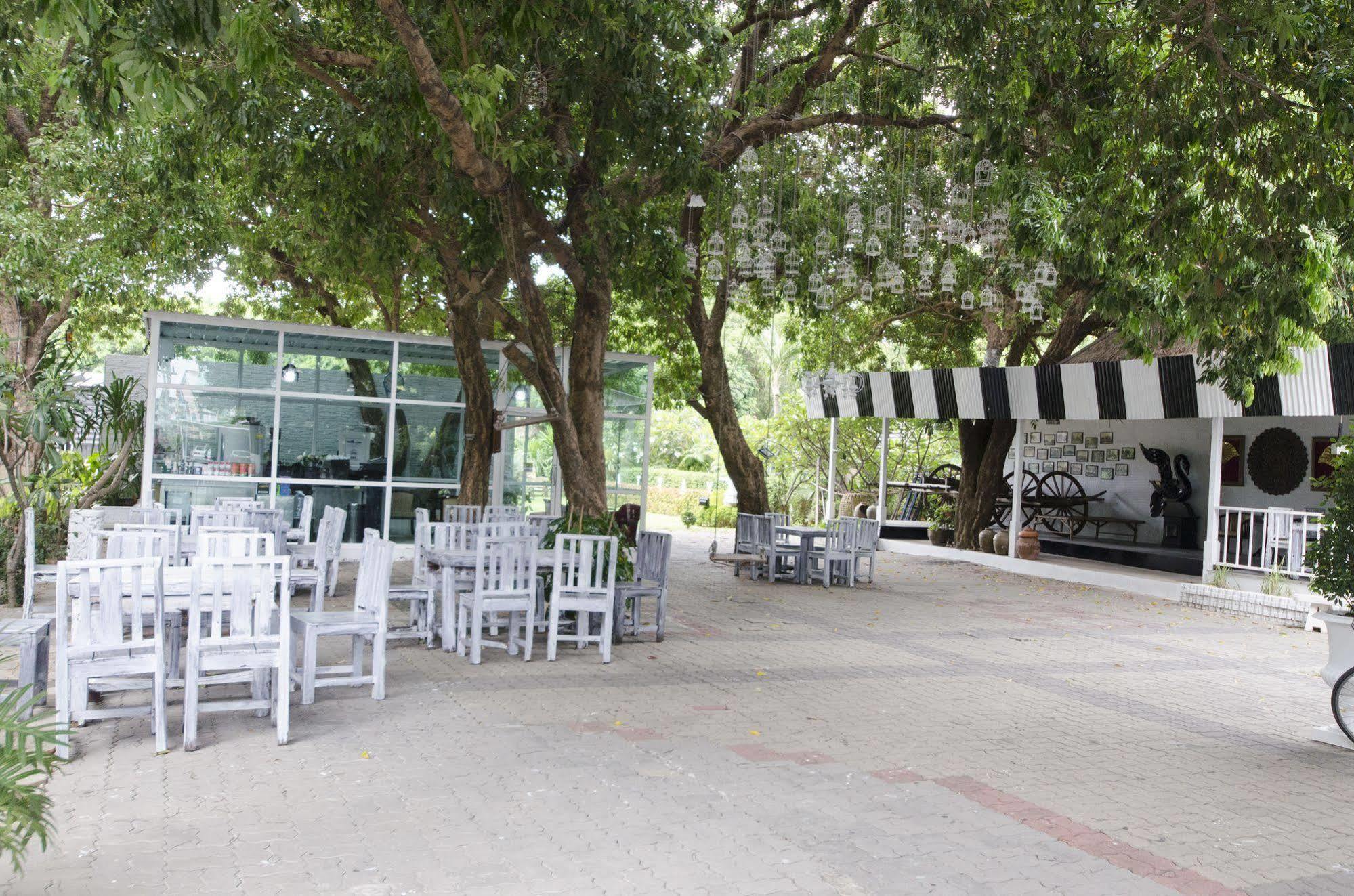 Hotel First Pacific Cirrus Pattaya Esterno foto
