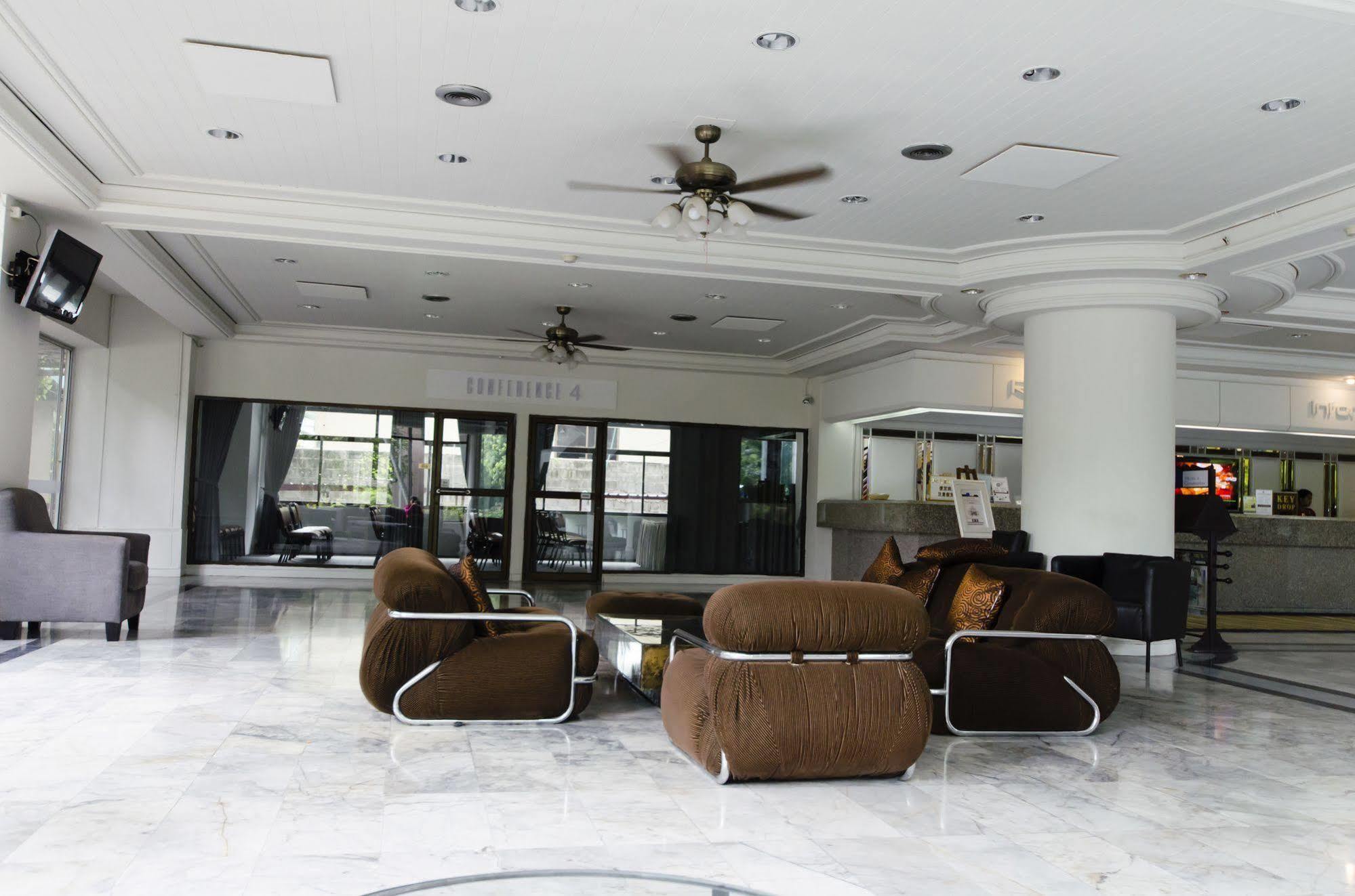 Hotel First Pacific Cirrus Pattaya Esterno foto