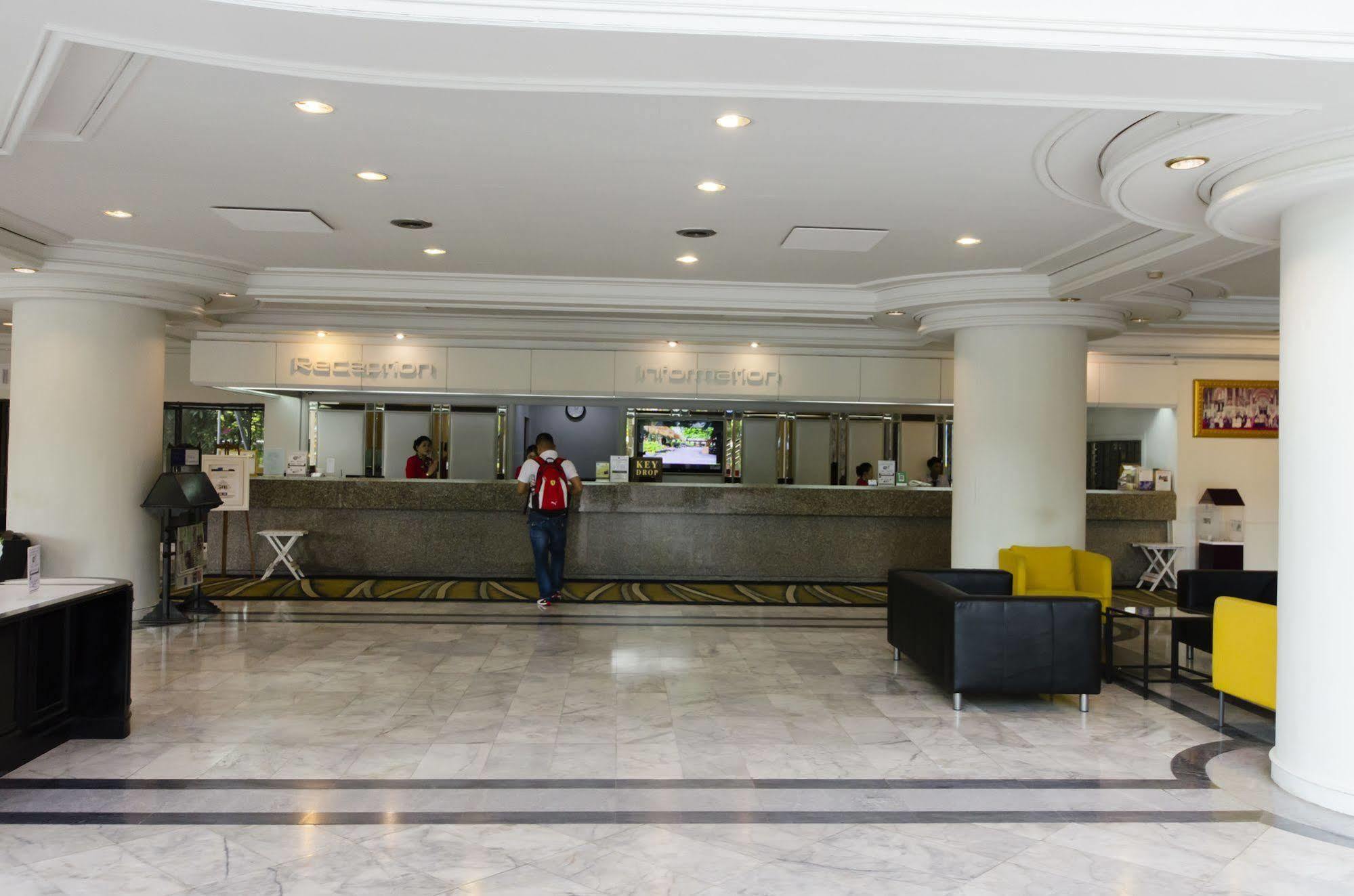 Hotel First Pacific Cirrus Pattaya Esterno foto